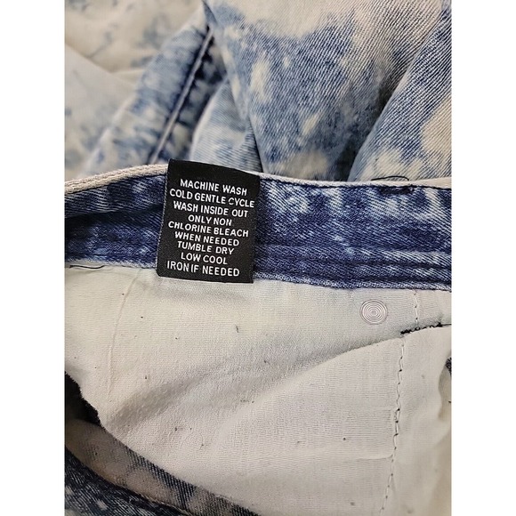 True Rock Jeans Mens 36 Blue Stonewashed Distressed Grunge Measures 38x32 Moto - Picture 7 of 8